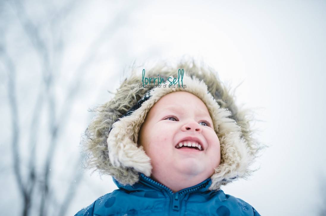 next time you're outside playing with your kids in the snow, try these tips to improve your snow photography