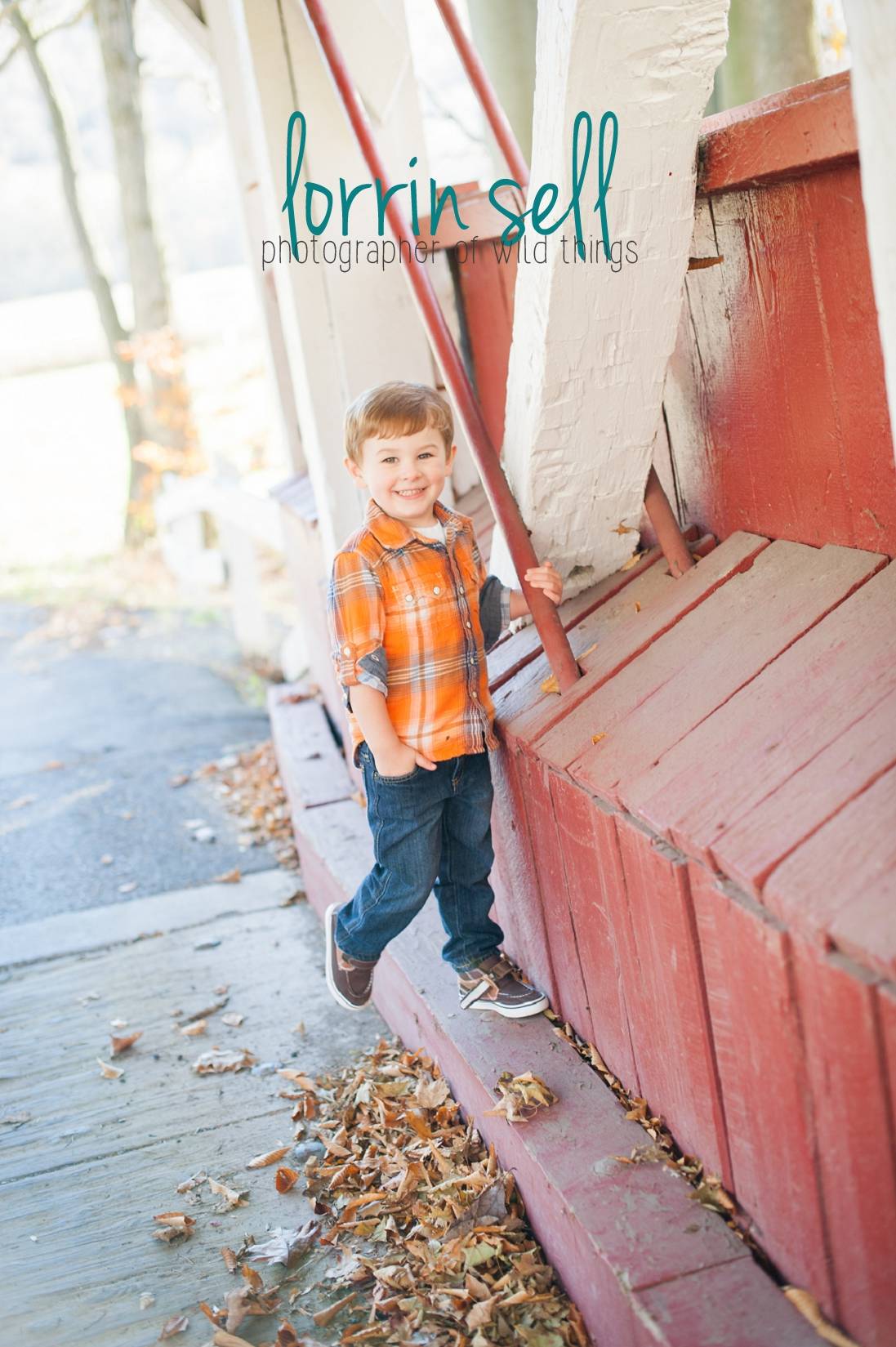 Fall is such a fun time to take pictures of your family. Here are 25 ideas for pictures to capture this fall, and every fall!