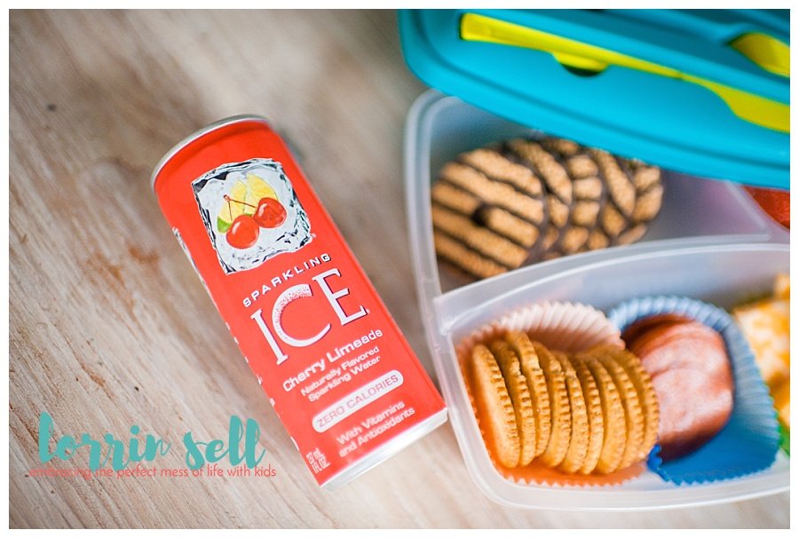 Making school lunch can be super boring for the person making it, and the one eating it! I love these ways to make school lunch fun